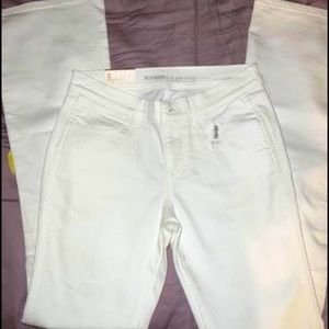 Brand New Womens Old Navy Jeans. Size 2
